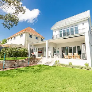 Spacious Guest In Rondebosch Cape Town